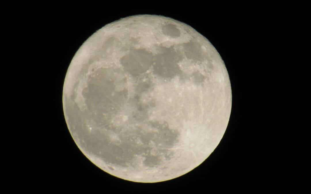 What Is The Significance of Full Moon In Spirituality?